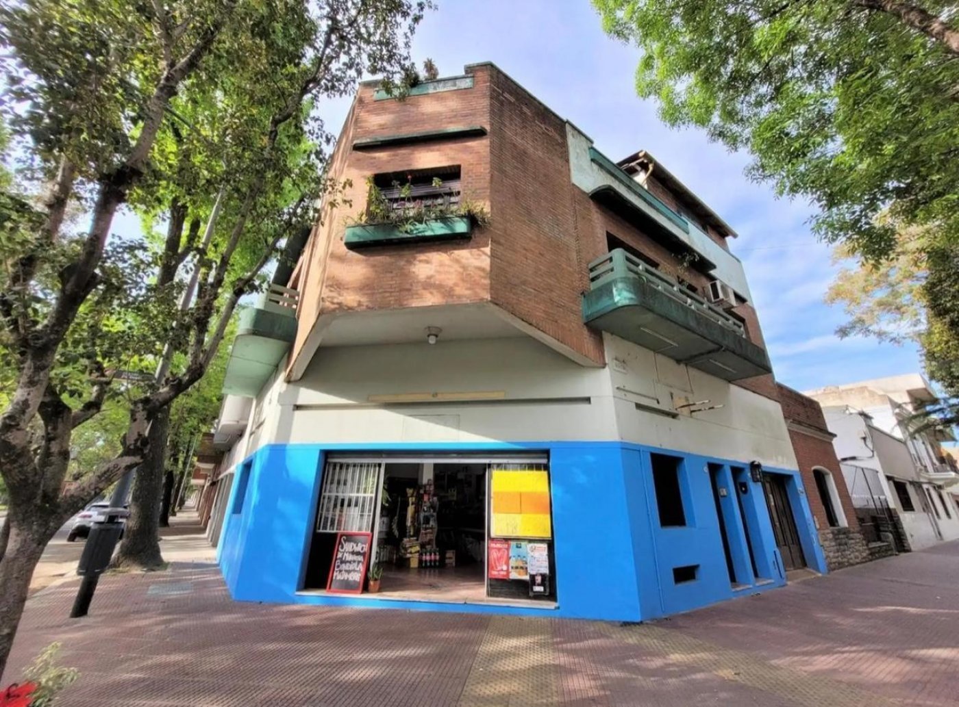 DEPARTAMENTO TIPO CASA CON QUINCHO Y TERRAZA /Ref: 335
