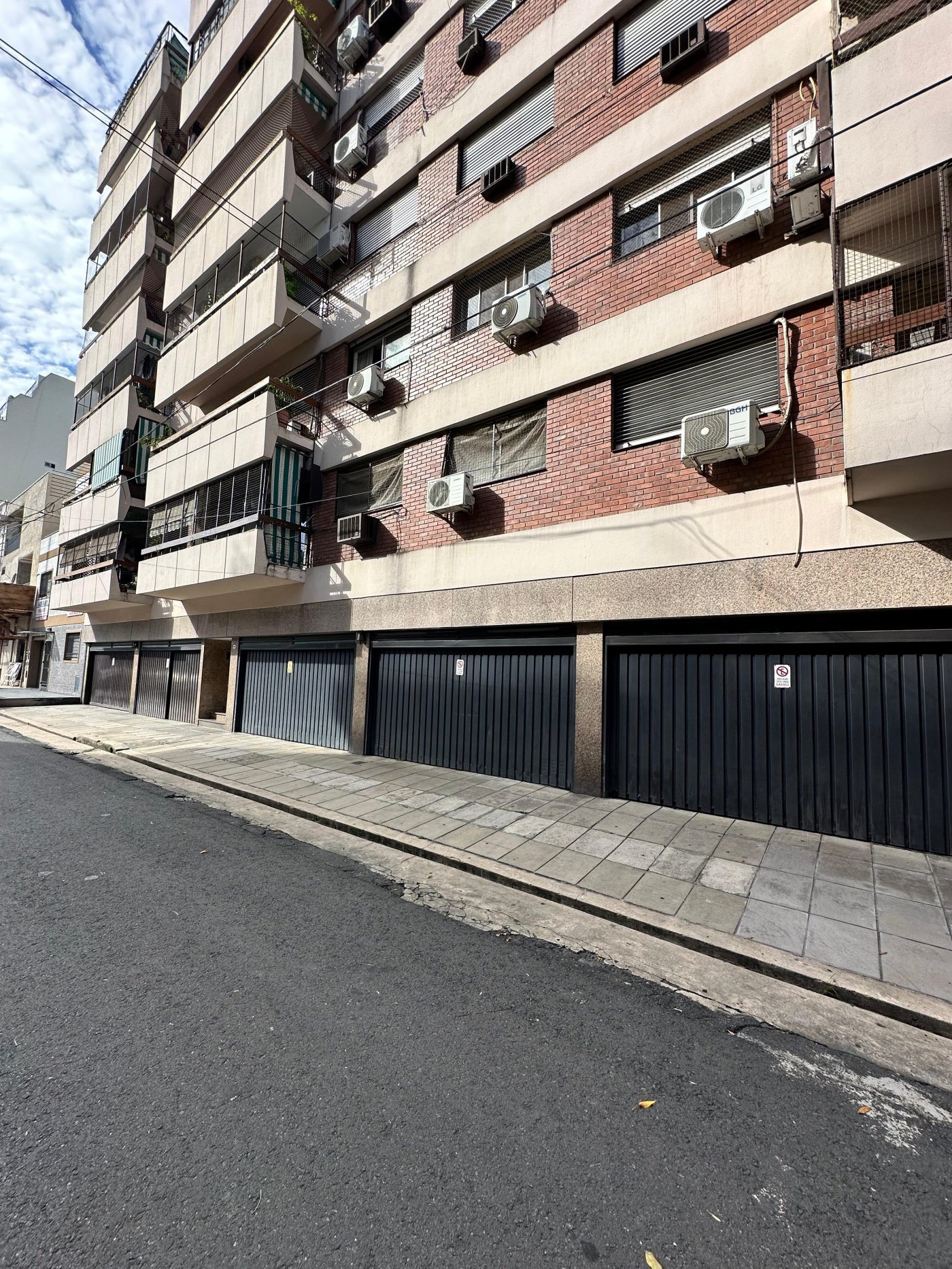 PISO 160 M2 CON BALCÓN TERRAZA Y COCHERAS /Ref: 367 